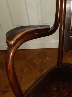 Menšie Hojdacie kreslo Thonet nr71 z obdobia Secesie B - 4