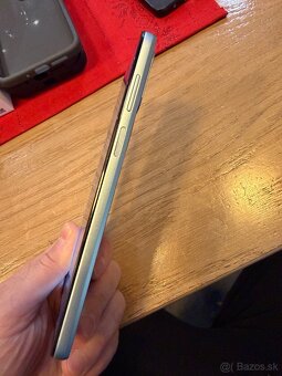 Motorola Moto E32s 4 GB / 64 GB Dual Sim - 4