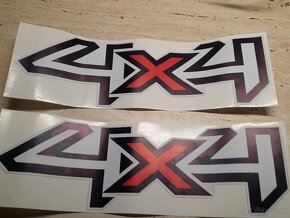 4x4 NÁLEPKA UNIVERZAL VEĽKÁ 30 X 10 CM - 4