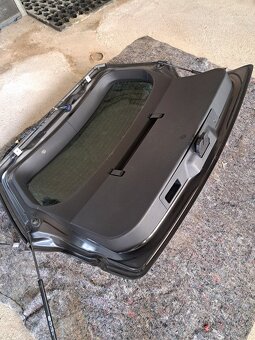 Opel Astra H Caravan šedá 177/GAL díly karoserie - 4