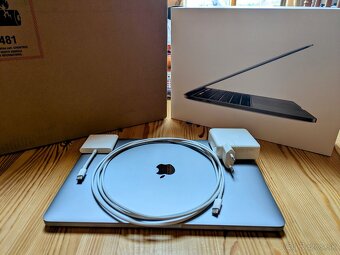 MacBook Pro 13 2020, i5, 16GB, 512GB - 4
