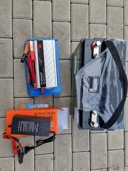 Batéria pre rybárov 12,8V 180Ah + menič a nabíjačka - 4