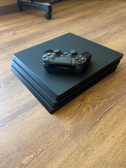 Playstation 4 pro 1TB - 4
