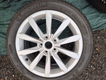 Nepoužitá zimní kola r17 Vw Golf Michelin - 4