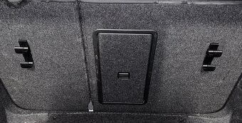 Držiak dáždnika pre rôzne modely áut - 4