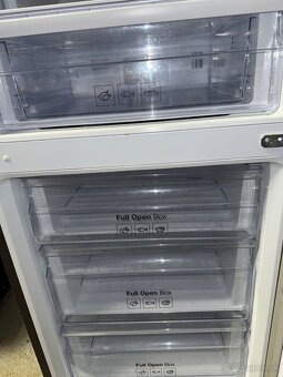 Predám kombinovanú chladničku Samsung - 4