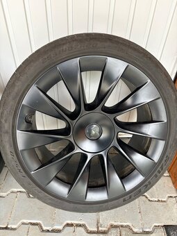 Predám Induction 20” originál Tesla Y kolesá 20x9,5J 5x114 E - 4