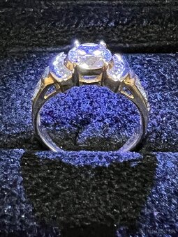 Zlatý dámsky prsteň - 4