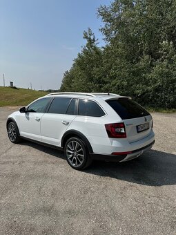Škoda octavia combi scout - 4
