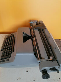 Predám elektricky písací stroj JATRAŇ ( ruština ). - 4