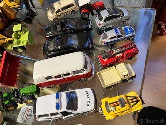 Predám rôzne autíčka většinová kovová - 4