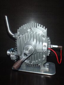 Velký (výška 25cm) výukový model Wankelova motoru - 4