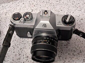 ASAHI PENTAX SPOTMATIC F / SP F + SMC TAKUMAR 1:1.8/55 - 4