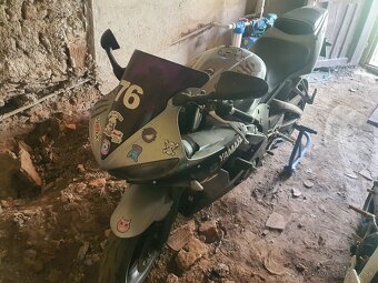 Yamaha yzf R6 - 4