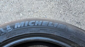 215/55R18 - 4