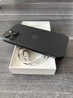 Predám iPhone 15, Black, 128GB - 4