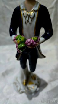 Royal Dux Bohemia – porcelánová soška mladíka (25 cm) - 4