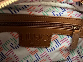 Krásna crossbody kabelka značky LIU JO s príručnou taštičkou - 4