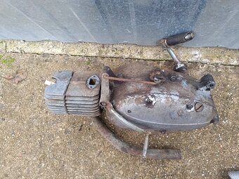 Motor Jawa pionier 05 + orig. Štítok DE - 4