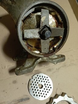 Mlynček na mäso 12 - 4