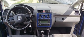 Volkswagen Touran - 4