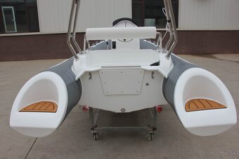 RIB - Nový nafukovací člun 3,9m s laminátovým kýlem max 40HP - 4
