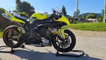 Yamaha r1 - 4