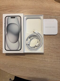 Predam Apple iPhone 15 Black, 128 GB - 4