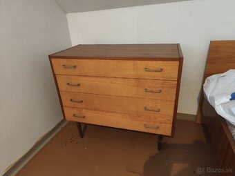 Komoda - 4