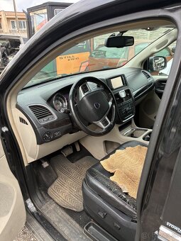 Lancia voyager - 4