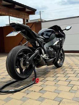 Honda CBR1000RR SC59 - 4