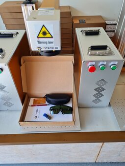 Fiber laser 20W, 30 W a 50W na popis súčiastok kovu plastu - 4