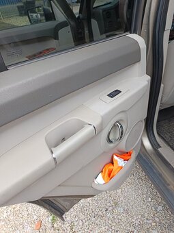 Jeep Commander - 4