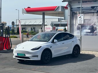 Predám Teslu Model Y RWD LFP batéria, tažné zariadenie - 4