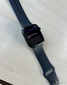 Apple Watch 8 45mm - 4