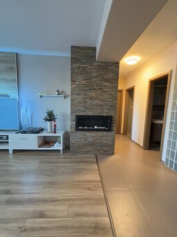 Veľkometrážny 3 izbový byt v centre mesta Nitra - 4