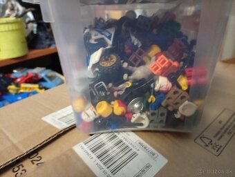 Predám 148ks figúrky z Lega - 4