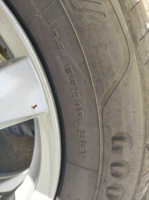 Celoročné pneu + disky 195/65 R15 - 4