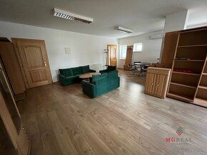 Apartmán  v polyfunkčnom dome Topoľčany s 2 garážami / PRENA - 4