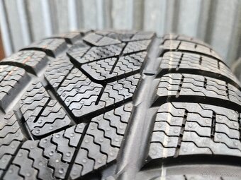 2 ks úplne nových zimných pneu Pirelli Sottozero- 225/60 r17 - 4
