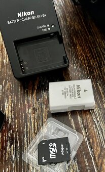 Nikon D5600, 18–140mm VR + 2x batéria a nabíjačka - 4