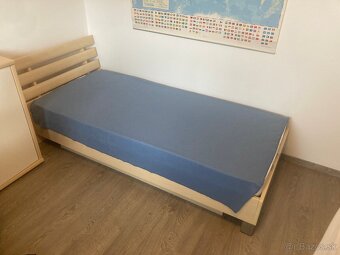 Posteľ s roštom a matracom - 4