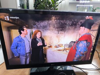 LG 3D tv 42LW4500  televízor + anténa - 4