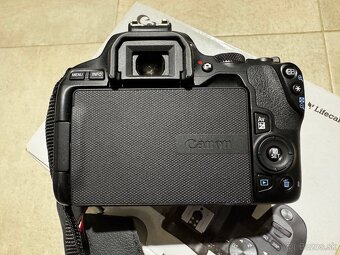 Canon EOS 250 D - 4