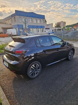 Peugeot 208 - 4