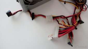 Predám napájací zdroj PC ATX. - 4