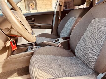 KIA Ceed - 4