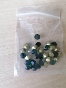 Rhinestones strasove kamienky - emerald - 4