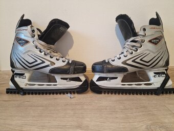 Hokejová výstroj - 4