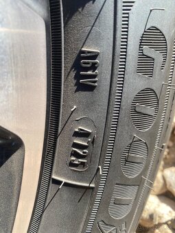 Predám pneu goodyear 235/50R19c letné - 4